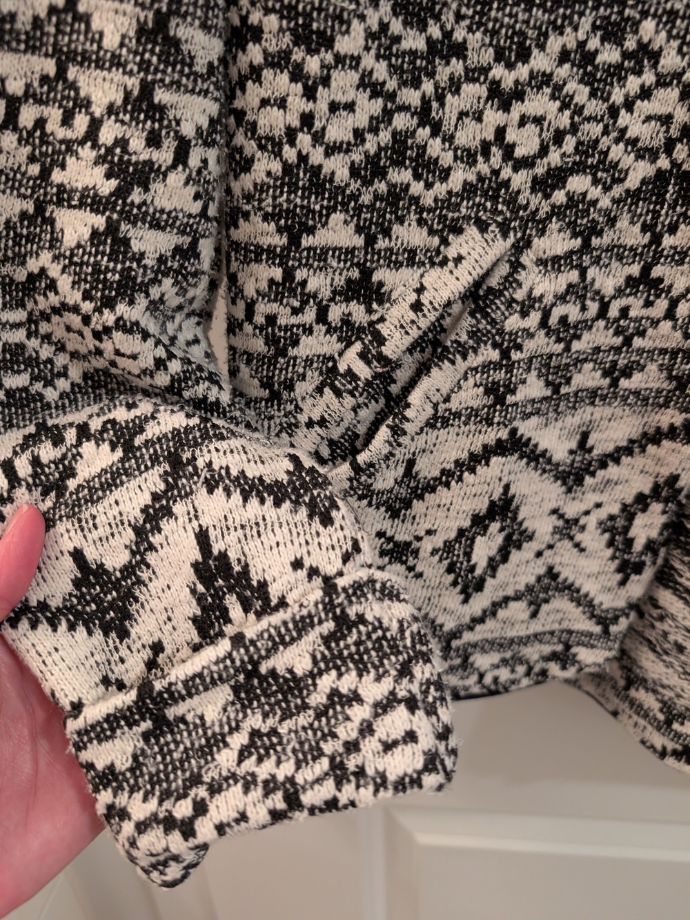Open Front Geometric Pattern Cardigan - Picture 3 of 7